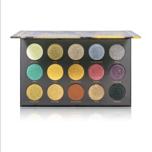 NOMAD Berlin Underground eyeshadow palette